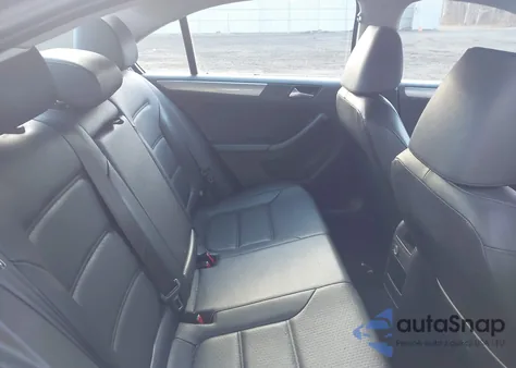 2015 Volkswagen Jetta 1.8T Se из США, поврежденный, VIN 3VWD17AJ4FM290812